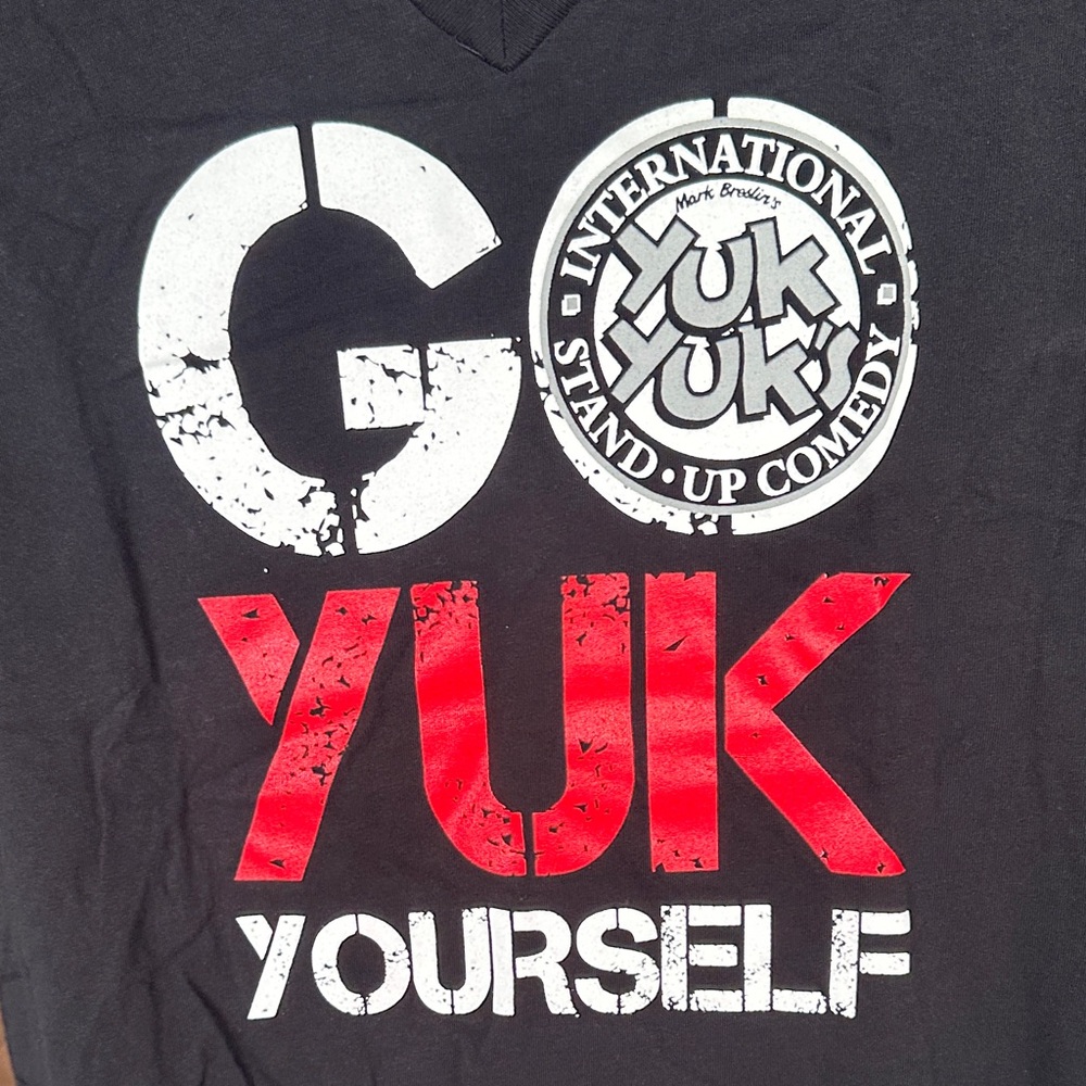 YUK YUK INTERNATIONAL STAND UP COMEDY Black V-Neck Graphic Tee